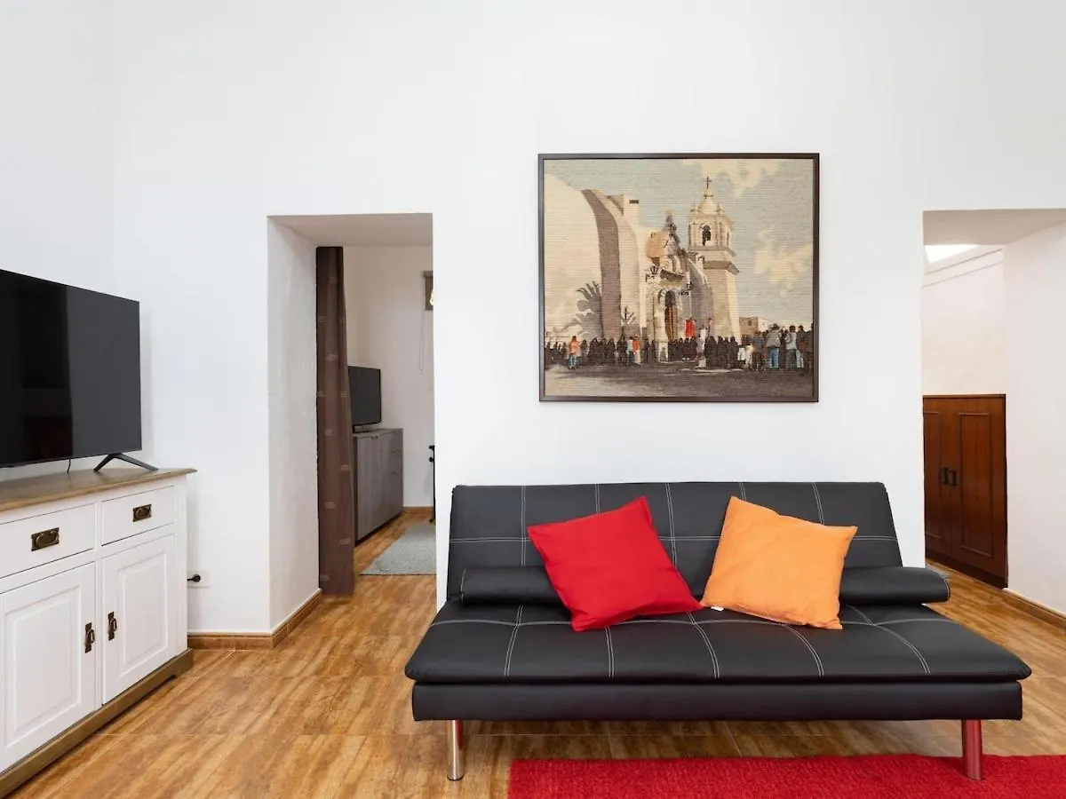 Lomo de Mena Lightbooking Casa Cueva Las Teresitas Tenerife بيت للعطل